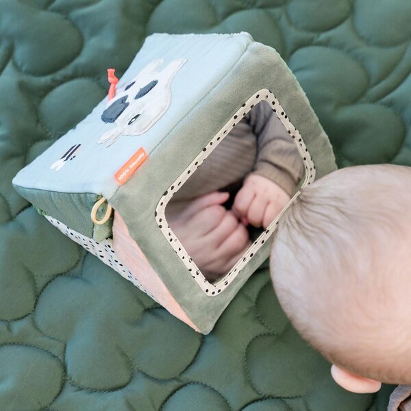 Done by Deer tegeluskuubik Tiny farm - Done by Deer